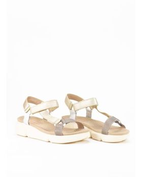 de KESLEM SANDALIA DE PIEL CON CUNA PARA MUJER EN COLOR ORO