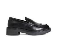 mocasin mujer de piel con flecos black