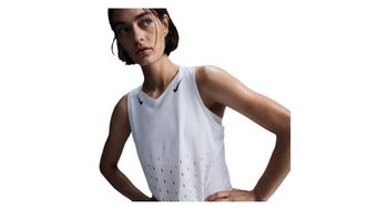 Camiseta blanca de tirantes nike aeroswift para mujer