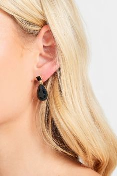 Pendientes Dorados Largos Con Lágrima Negra