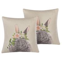 conjunto de 2 cojines decorativos cuadrados de algodon gris pardo con estampado 45 x 45 cm conejo de pascua fatsia