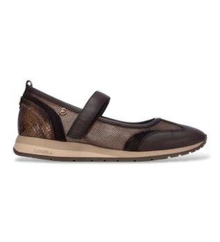 Carmela para mujer. 16435304-MARRON Bailarinas de Piel 164353 marrón (37), Plano, Velcro, Casual