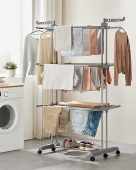 Tendedero plegable de 4 niveles con ruedas de color gris