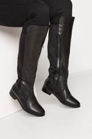 botas altas negras con tachuelas en diferentes anchos