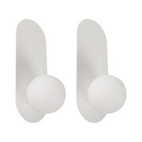 conjunto de 2 lamparas de pared ovaladas con pantallas esfericas de vidrio opalino blanco leisi