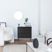 comoda con aspecto de madera negro