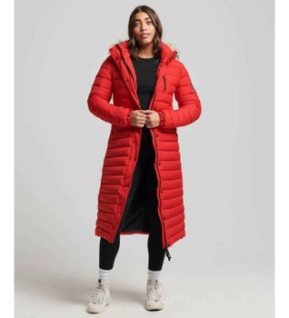 Superdry para mujer. W5011565A Abrigo largo acolchado con capucha Fuji rojo (S), Casual, Poliéster Reciclado, Sostenible