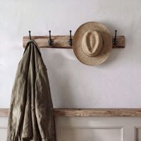 perchero con 5 ganchos de madera de roble y acero