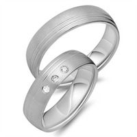 alianzas 8 quilates oro blanco 3 diamantes