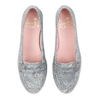 mocasin con plataforma en piel labrada color plata