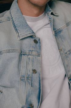 Camiseta Con Logo Bordado