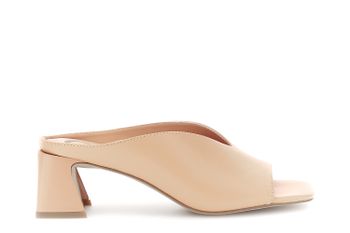 zueco de cuero napa sand
