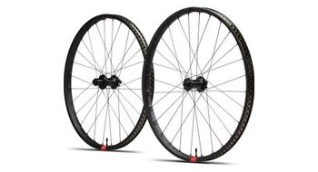 Juego de ruedas reserve 30 hd industry nine hydra mx  29 27 5      super boost 15x110   12x157 mm   6 tornillos