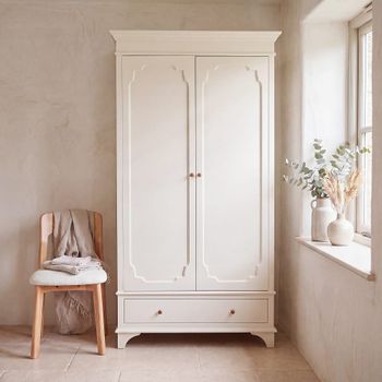 Armario de pino y MDF blanco de 104 cm