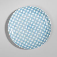 plato llano de gres con cuadros vichy azul