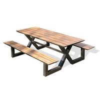 mesa de jardin de aluminio  y tablero hpl efecto madera