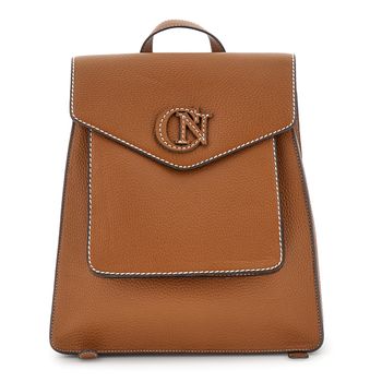 mochila con efecto piel granulada, solapa y logotipo cosido. tan