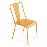 silla de metal amarilla