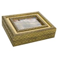 joyero de metal repujado dorado 30x25x75h cm