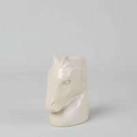 figura decorativa de cabeza de caballo de gres blanco 25 cm