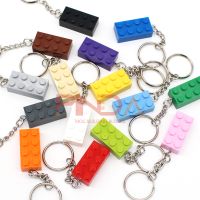 10 uds moc 2x4 llavero bloques de construccion regalo creativo con ladrillo moc llavero placa de ladrillos compatible