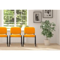 silla con patas de metal y asiento en tela naranja