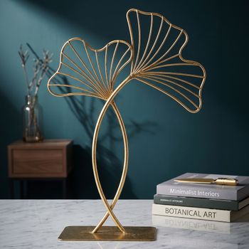 Escultura de metal dorado 25x8,5x35 cm