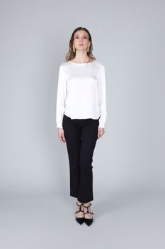 blusa de satén de manga larga off white