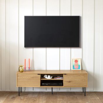 Mueble de tv de estilo escandinavo con 2 puertas