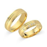 alianzas 14 quilates oro amarillo 4 diamantes