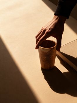 Taza de madera de teca en marrón 8x8x12 cm