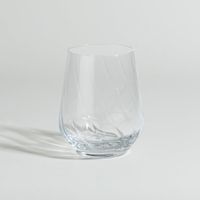 vaso de vidrio transparente