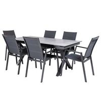 conjunto de mesas y sillas acolchadas