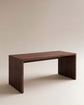 Mesa de comedor de madera maciza en tono nogal de 160x75cm