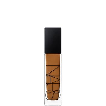 Base de maquillaje de resplandor natural de larga duración NARS Cosmetics (Varios tonos) - New Caledonia