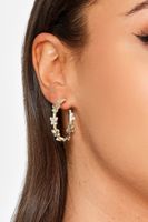 pendientes de aros dorados con mariposas