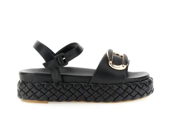 sandalias guild con fondo trenzado y accesorio. black