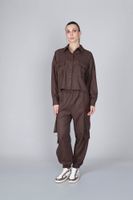 camisa cuadrada con bolsillos de parche brown