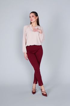 blusa con estampado plisado en el escote oat