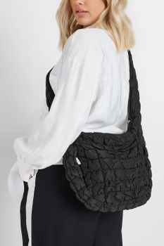 Bolso Negro De Tejido Acolchado