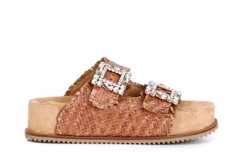 zapatilla de piel trenzada con hebilla de doble joya, caña alta earth