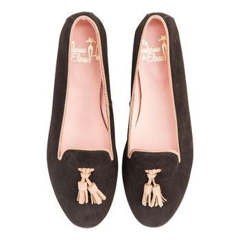 Slipper ante negro borlas ante beige y con tacón forrado en charol.