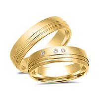 alianzas 8 quilates oro amarillo 3 diamantes