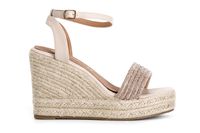 sandalias con bandas de pedreria sobre cuna de esparto powder