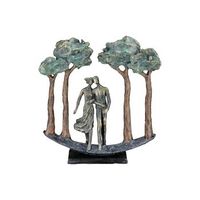 casablanca by gilde escultura bajo los arboles
