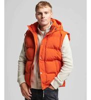 superdry para hombre m5011708a chaleco acolchado con capucha everest naranja s casual sostenible nylon reciclado