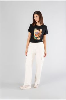 pantalón cargo con pedrería en los bolsillos. plaster s