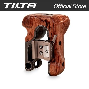TILTA TA-RWH4-B: manija lateral derecha que se fija al lado derecho de las jaulas para cámaras RED Komodo, mediante un sistema de fijación a riel NATO.