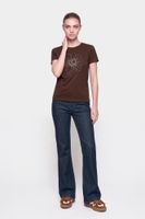 camiseta con flor de strass y tachuelas brown