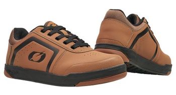 Zapatillas  strong planas  strong  con clavos o neal beige camel